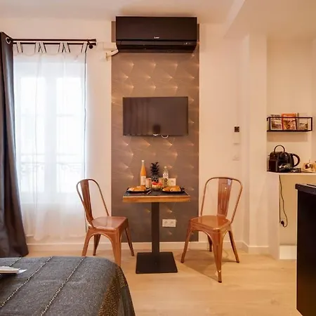 Stunning Near Canal St Martin - Divine Moon Apartment Paris